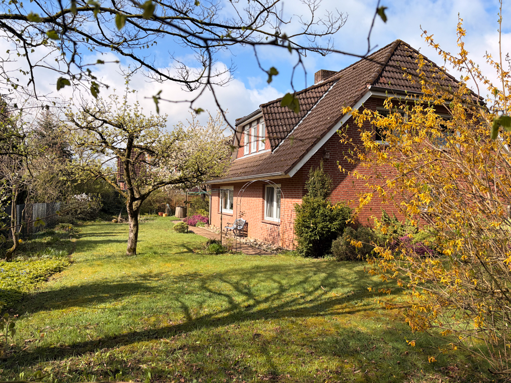 Zweifamilienhaus mit Garage in Schneverdingen